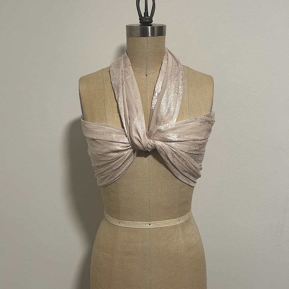 Light pink wrap.